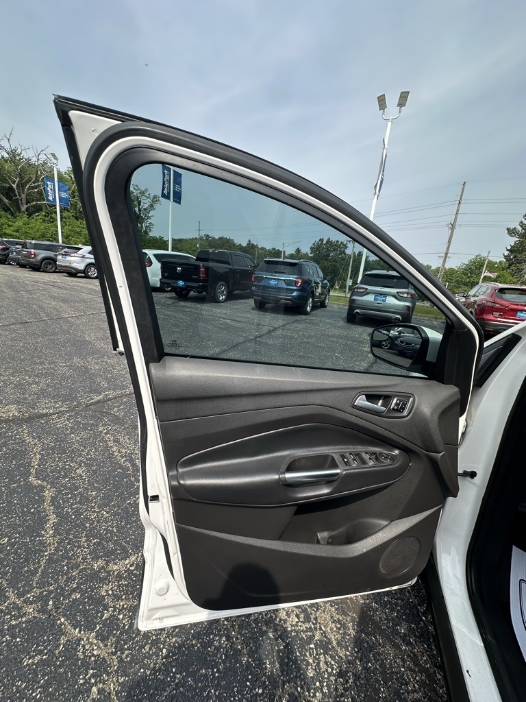 2019 Ford Escape Titanium photo 11