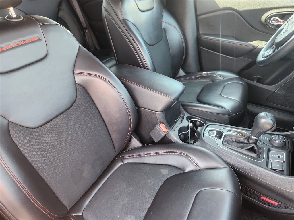 2019 Jeep Cherokee Trailhawk photo 7