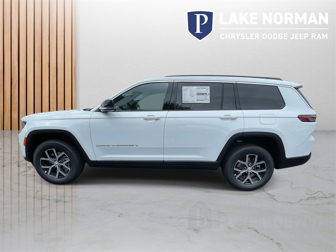 2025 Jeep Grand Cherokee Limited photo 3