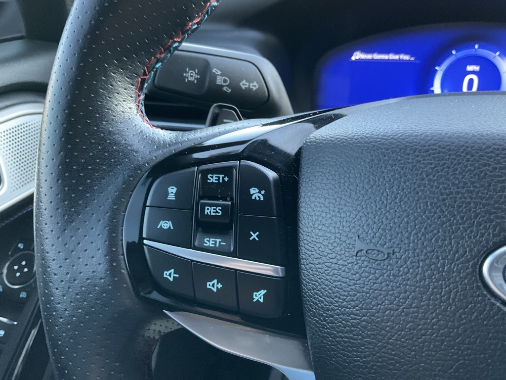 2023 Ford Explorer ST photo 4