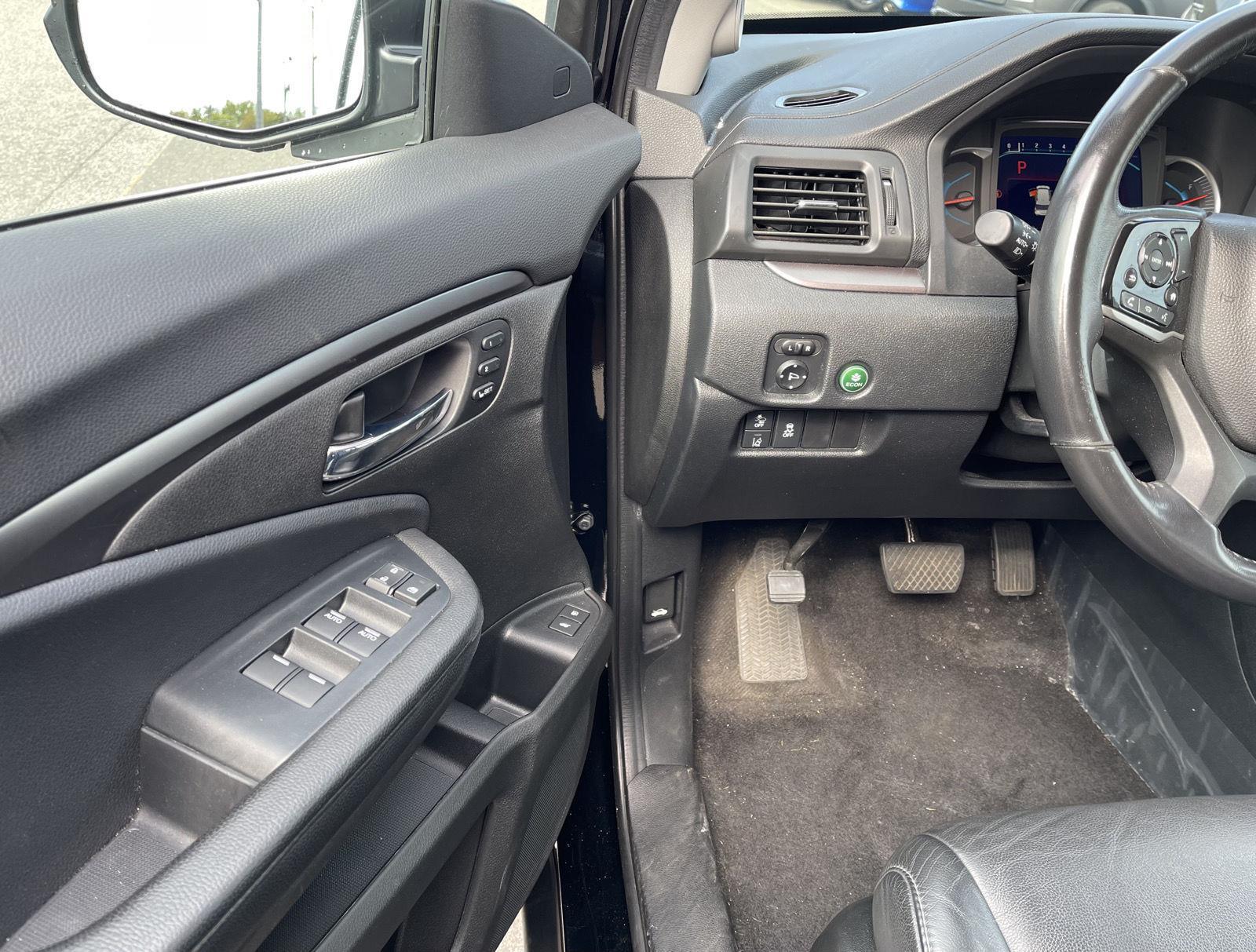 2022 Honda Pilot Special Edition photo 2