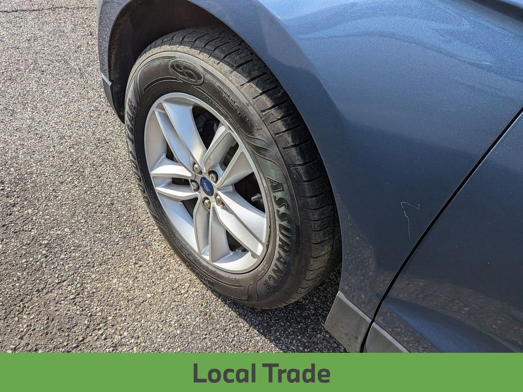 2018 Ford Edge SEL photo 4