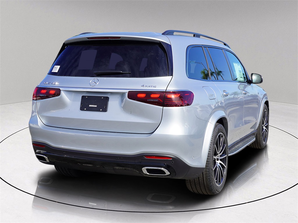 2026 Mercedes Benz GLS 450 4MATIC photo 4