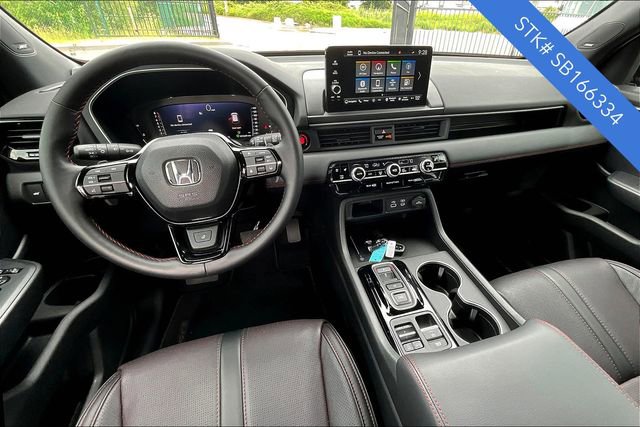 2025 Honda Pilot Black Edition photo 4