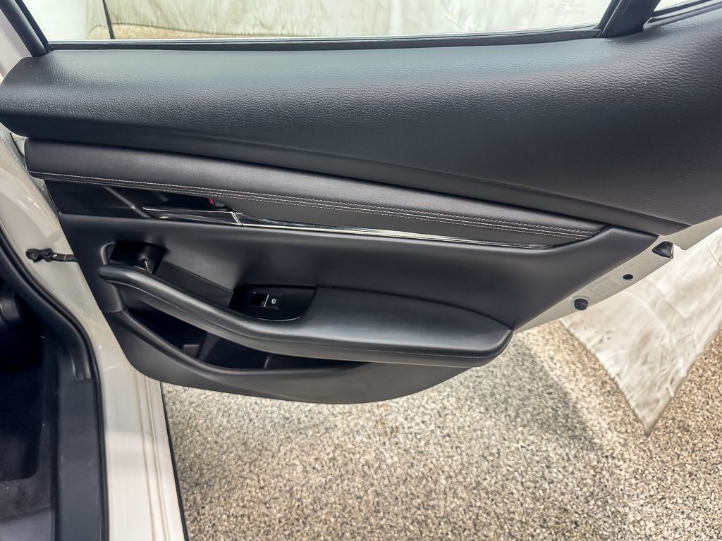 2019 MAZDA MAZDA3 - Image 24
