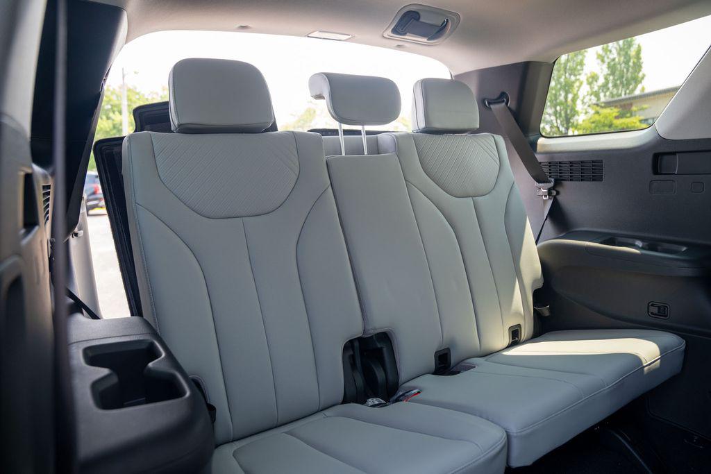 2026 Hyundai Palisade SEL photo 14