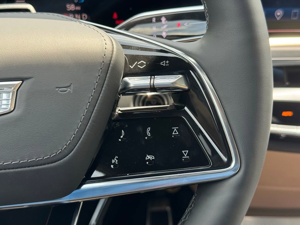 2025 Cadillac Lyriq Luxury photo 26