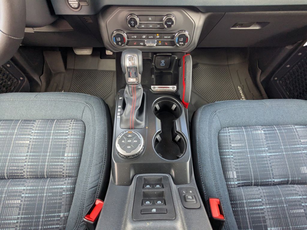 2025 Ford Bronco Heritage First Edition photo 19