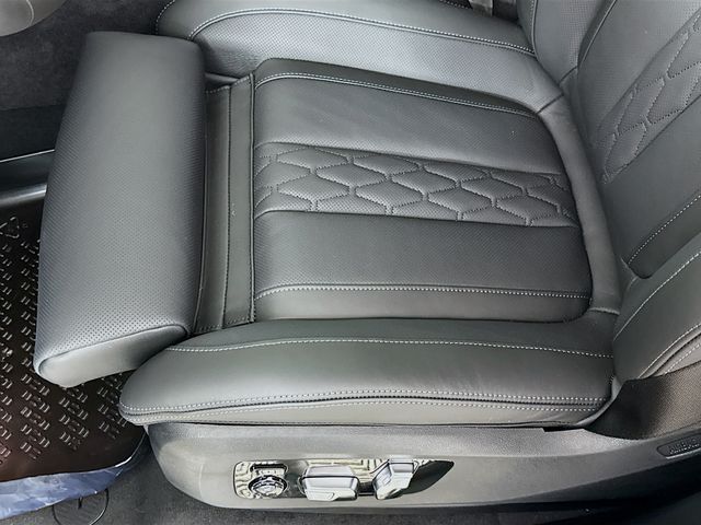 2026 Bmw X5 M60i photo 18