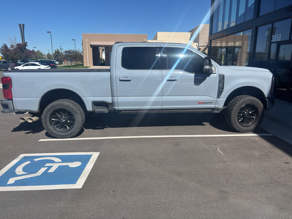 2025 Ford F-250 Lariat photo 4