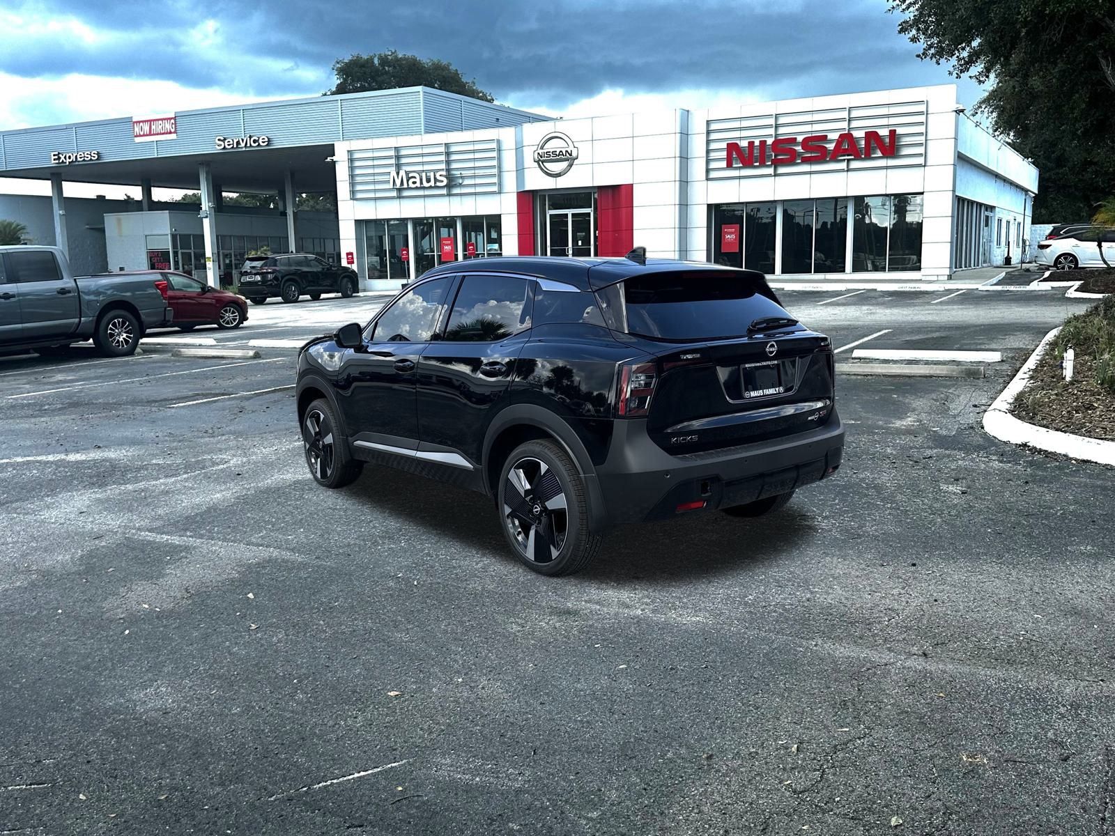 2025 Nissan Kicks SR photo 4