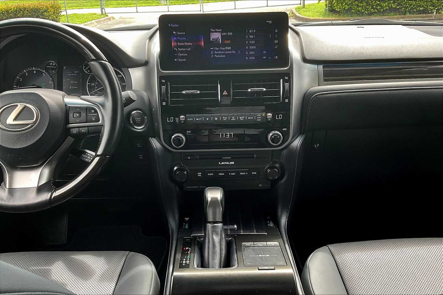 2022 Lexus GX 460 Premium photo 3