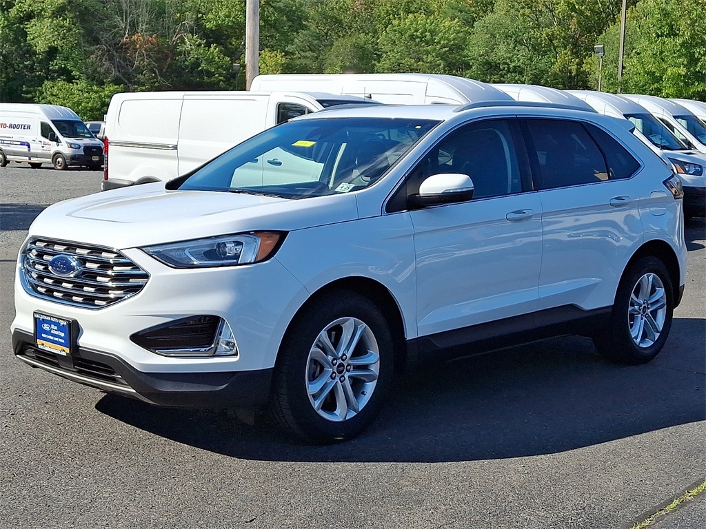 2020 Ford Edge SEL photo 2