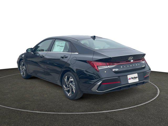 2025 Hyundai Elantra Limited photo 3