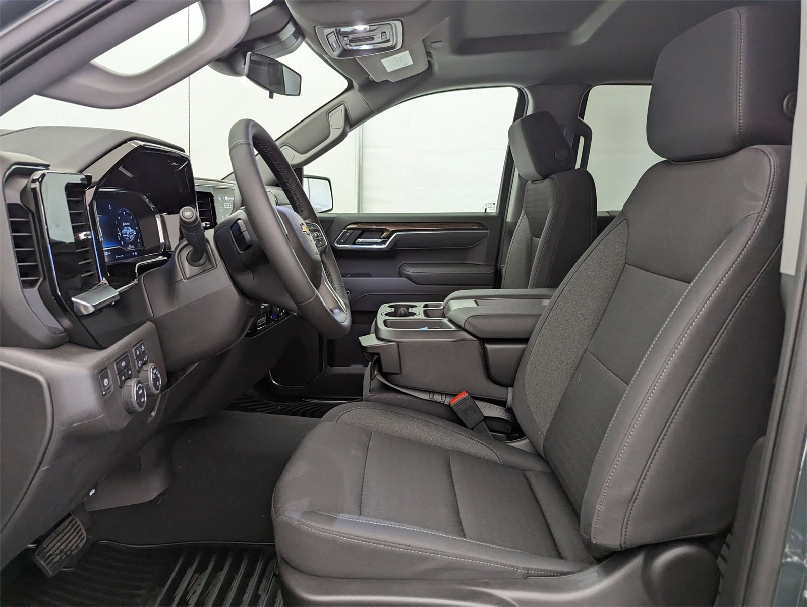 2025 Chevrolet Silverado 1500 LT photo 17