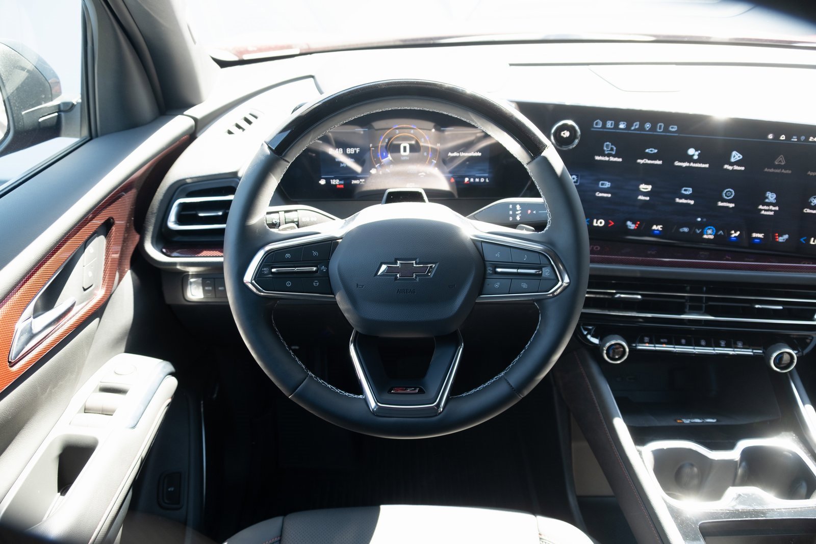 2025 Chevrolet Traverse Z71 photo 2