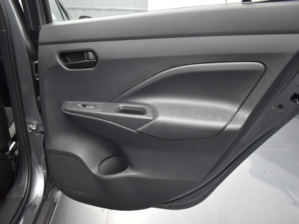 2025 Nissan Versa 1.6 S photo 19