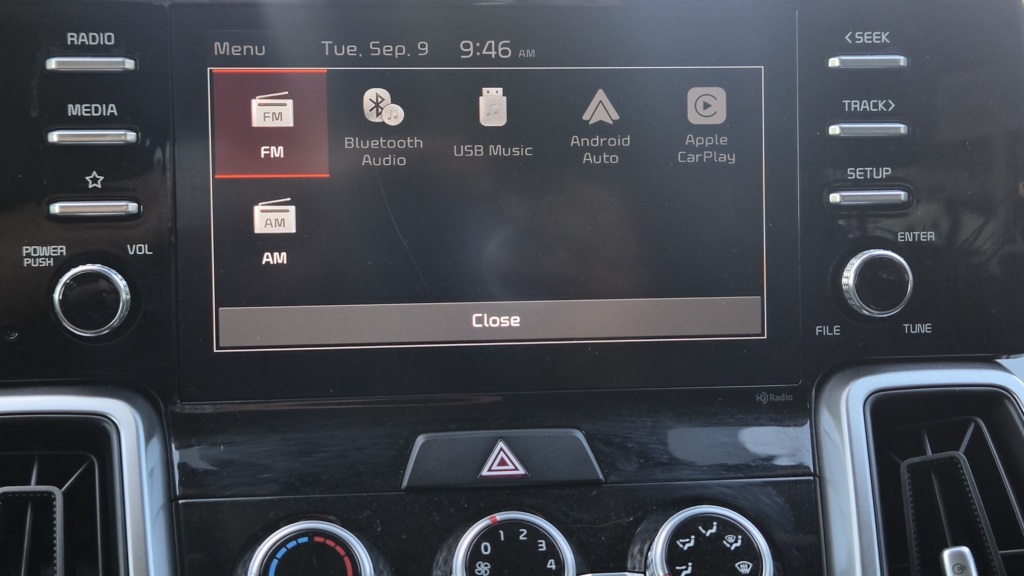 2023 Kia Sorento LX photo 22