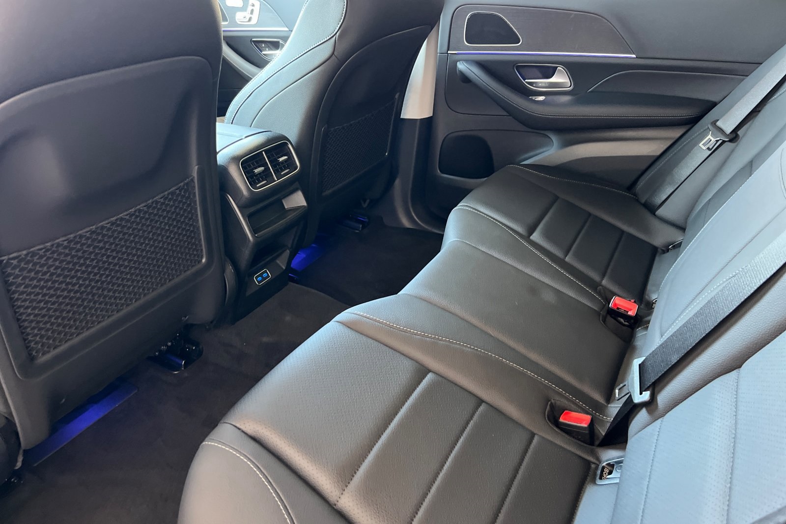 2025 Mercedes Benz GLE 350 4MATIC photo 4