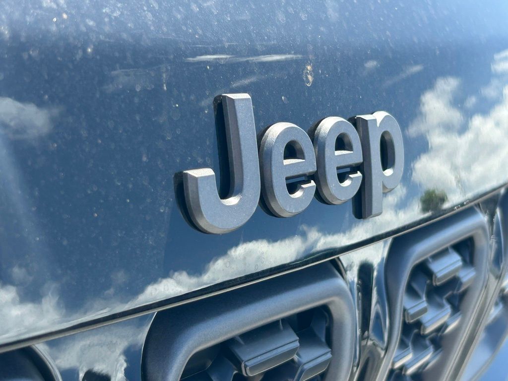 2026 Jeep Compass Latitude Altitude photo 19