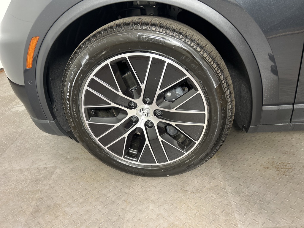 2025 Porsche Macan Electric 4 photo 9