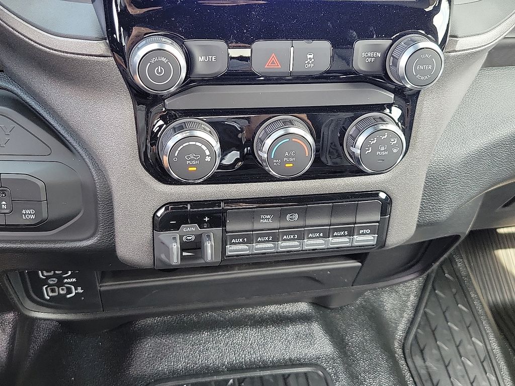 2026 Ram 5500 Tradesman photo 16