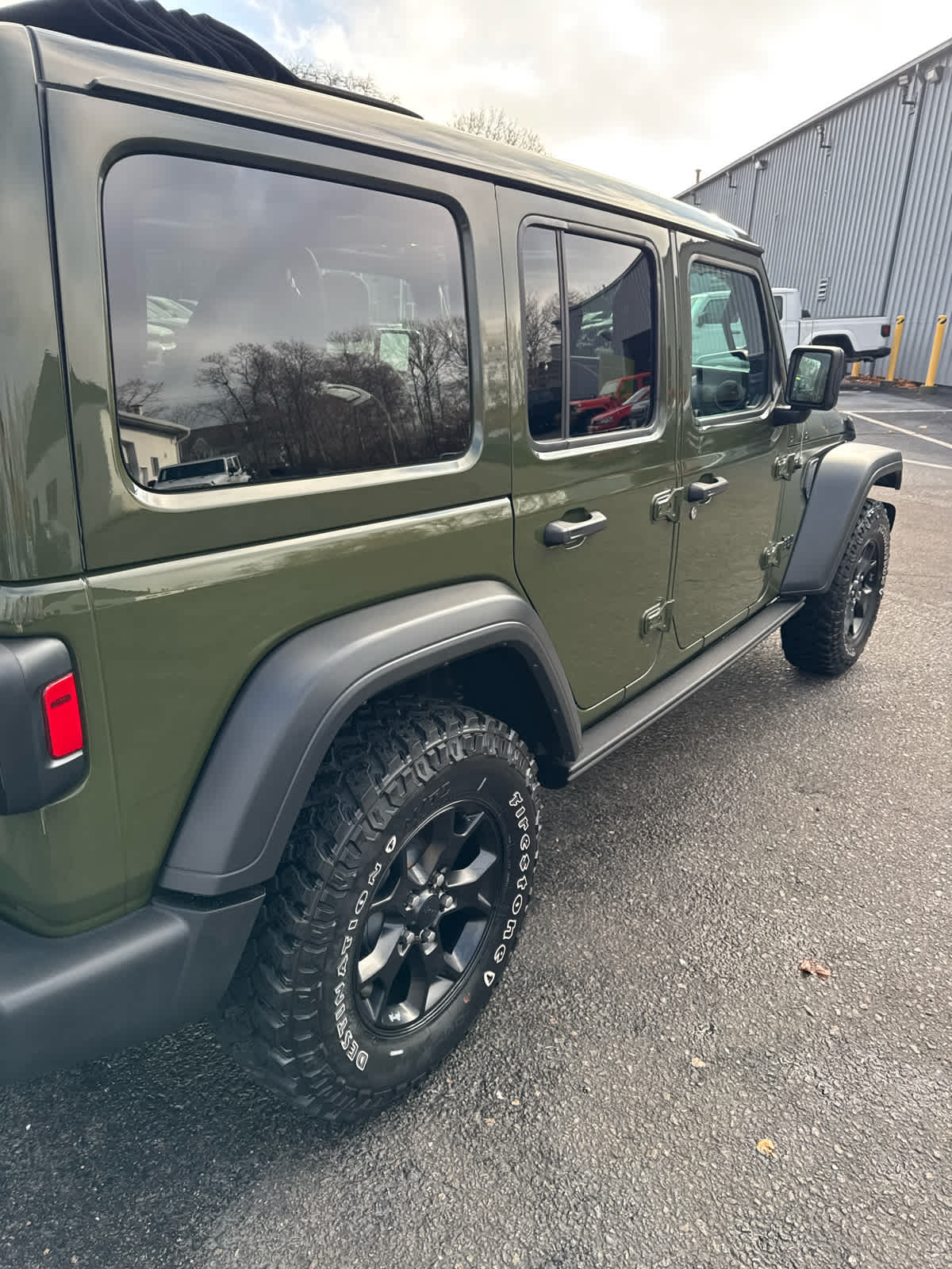 2023 Jeep Wrangler Willys photo 21