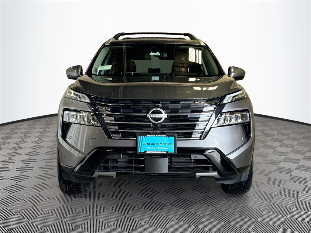 2026 Nissan Rogue Platinum photo 2