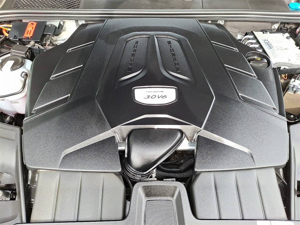 2023 Porsche Cayenne Platinum Edition photo 26