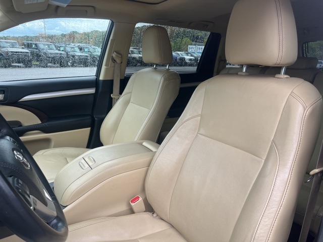 2015 Toyota Highlander XLE photo 17