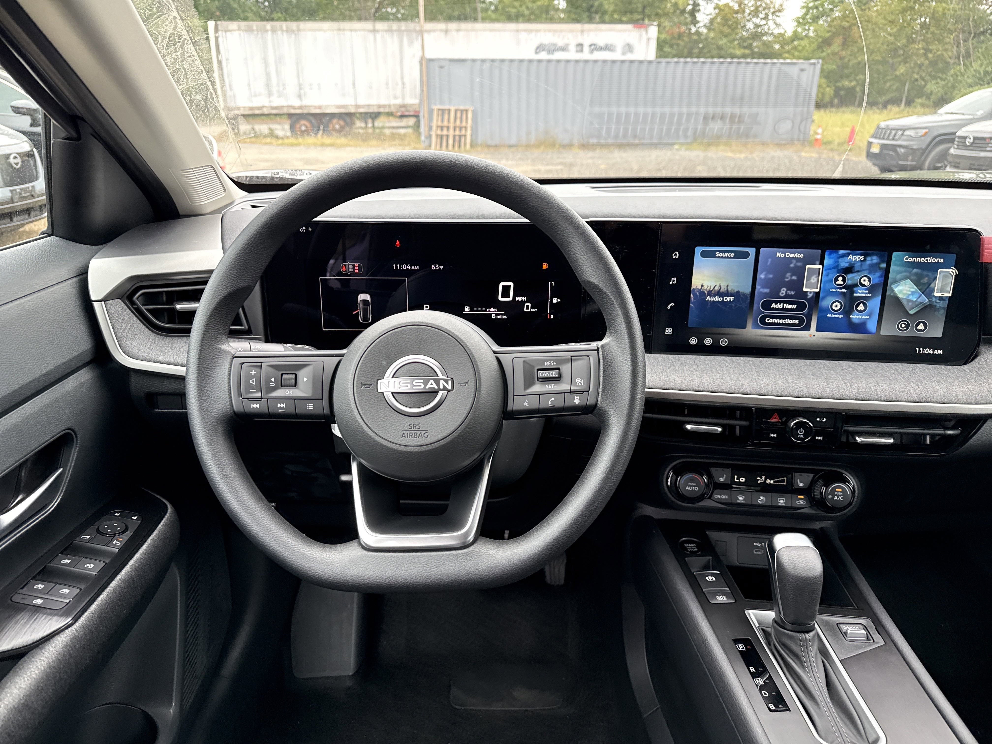 2026 Nissan Kicks SV photo 3