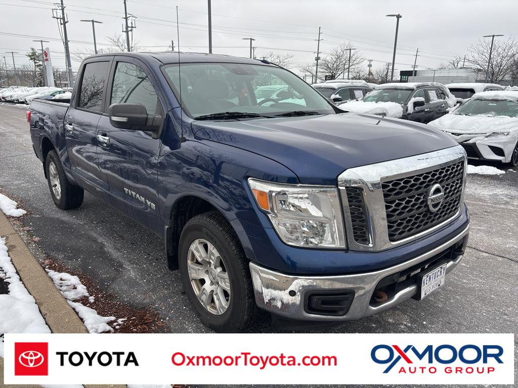 2018 Nissan Titan SV's photo
