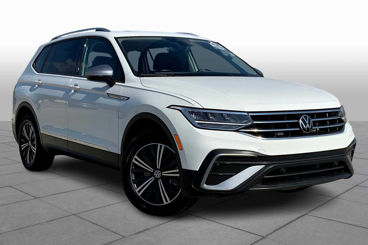 2024 Volkswagen Tiguan Wolfsburg Edition photo 2