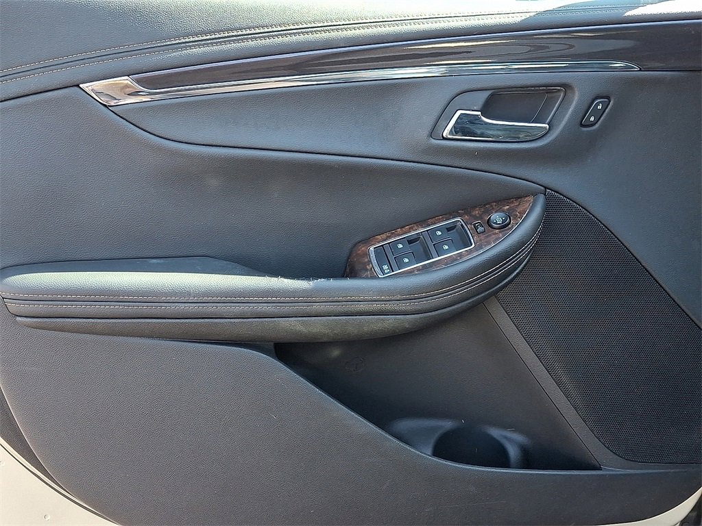 2015 Chevrolet Impala photo 13