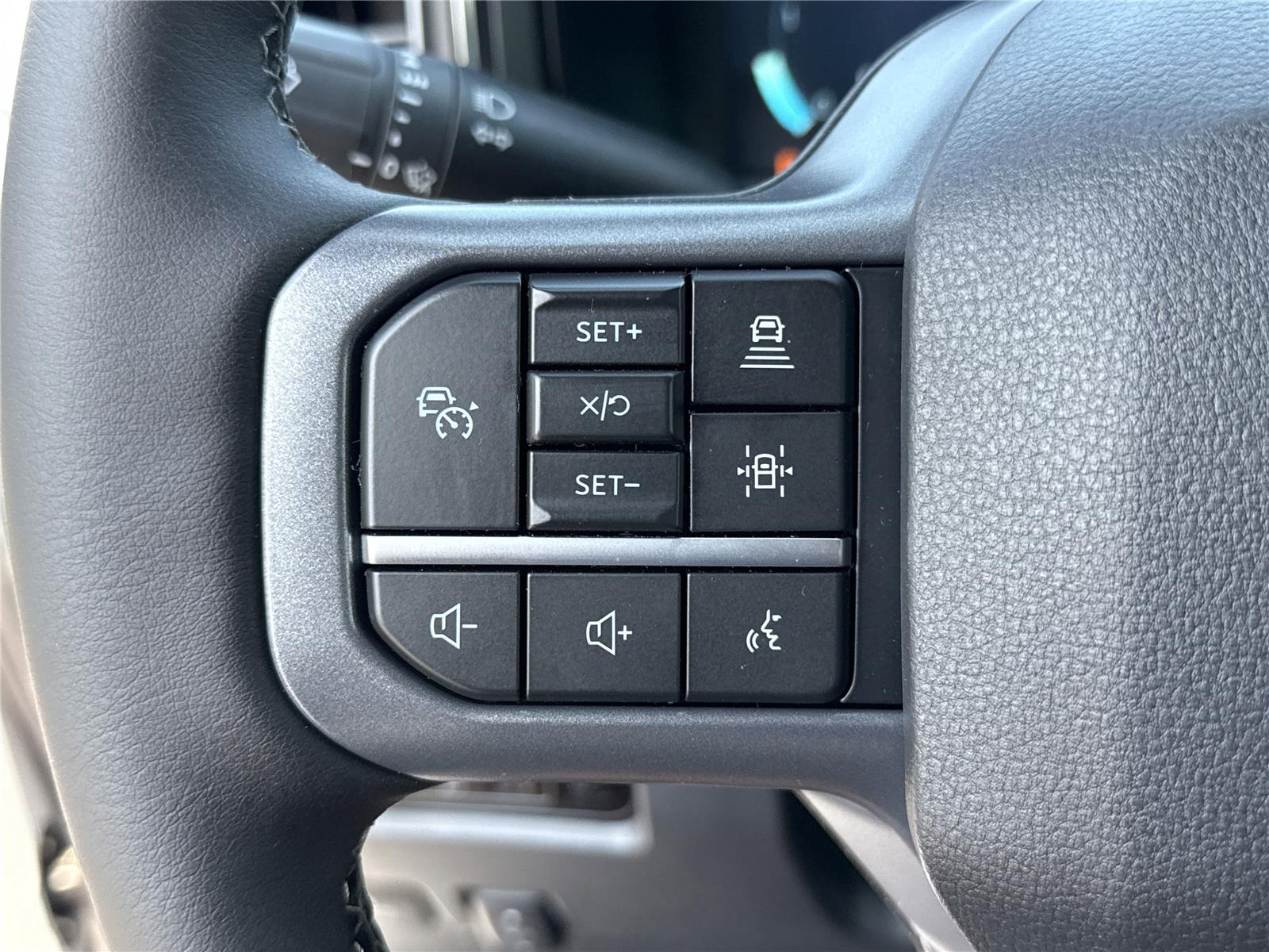 2025 Ford F-250 Lariat photo 3