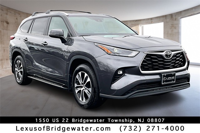 2023 Toyota Highlander XLE's photo