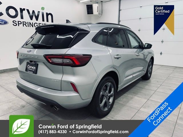 2023 Ford Escape ST-Line photo 4