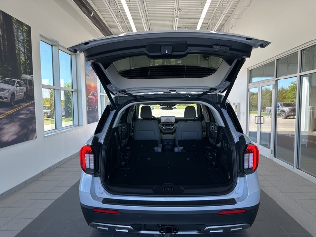 2025 Ford Explorer photo 33