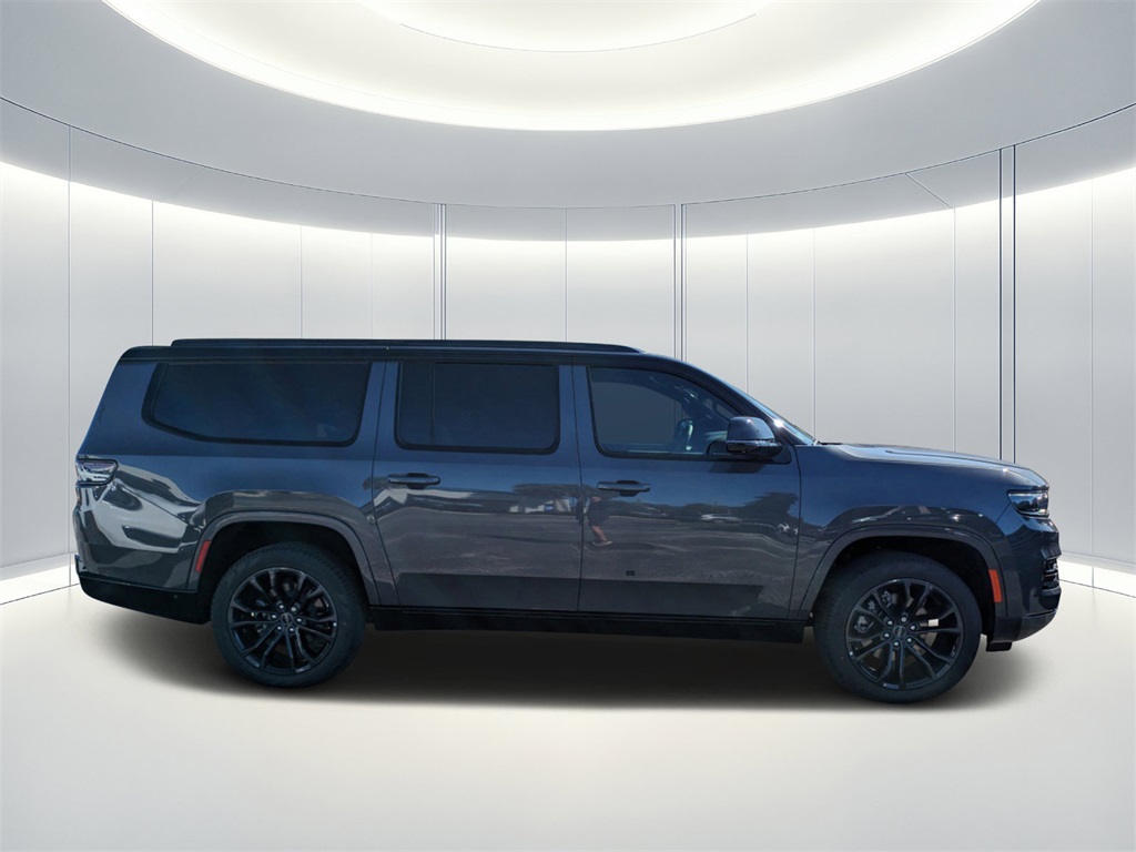 2024 Jeep Grand Wagoneer II photo 4