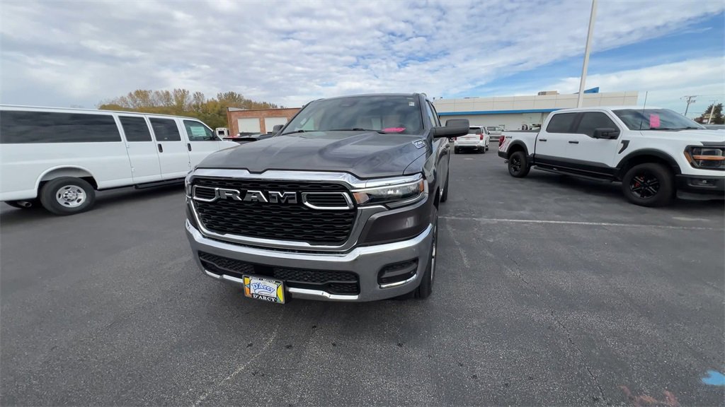 2025 Ram 1500 Tradesman photo 3
