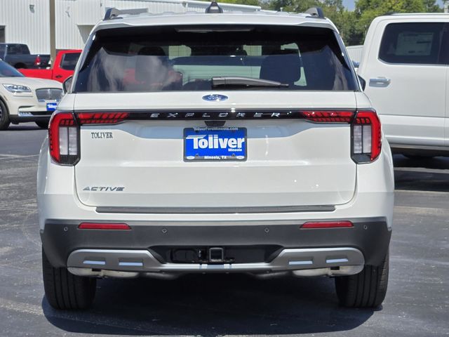 2025 Ford Explorer photo 5