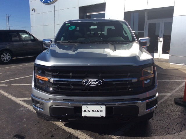 2025 Ford F-150 XLT photo 2