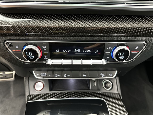 2022 Audi SQ5 Premium photo 9