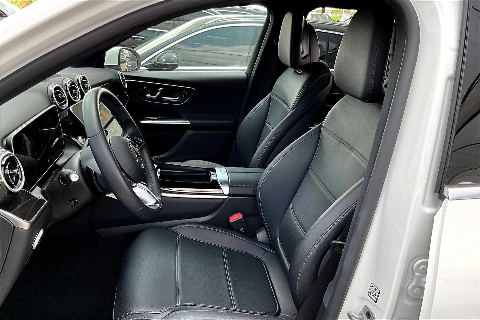2025 Mercedes Benz GLC 300 photo 15