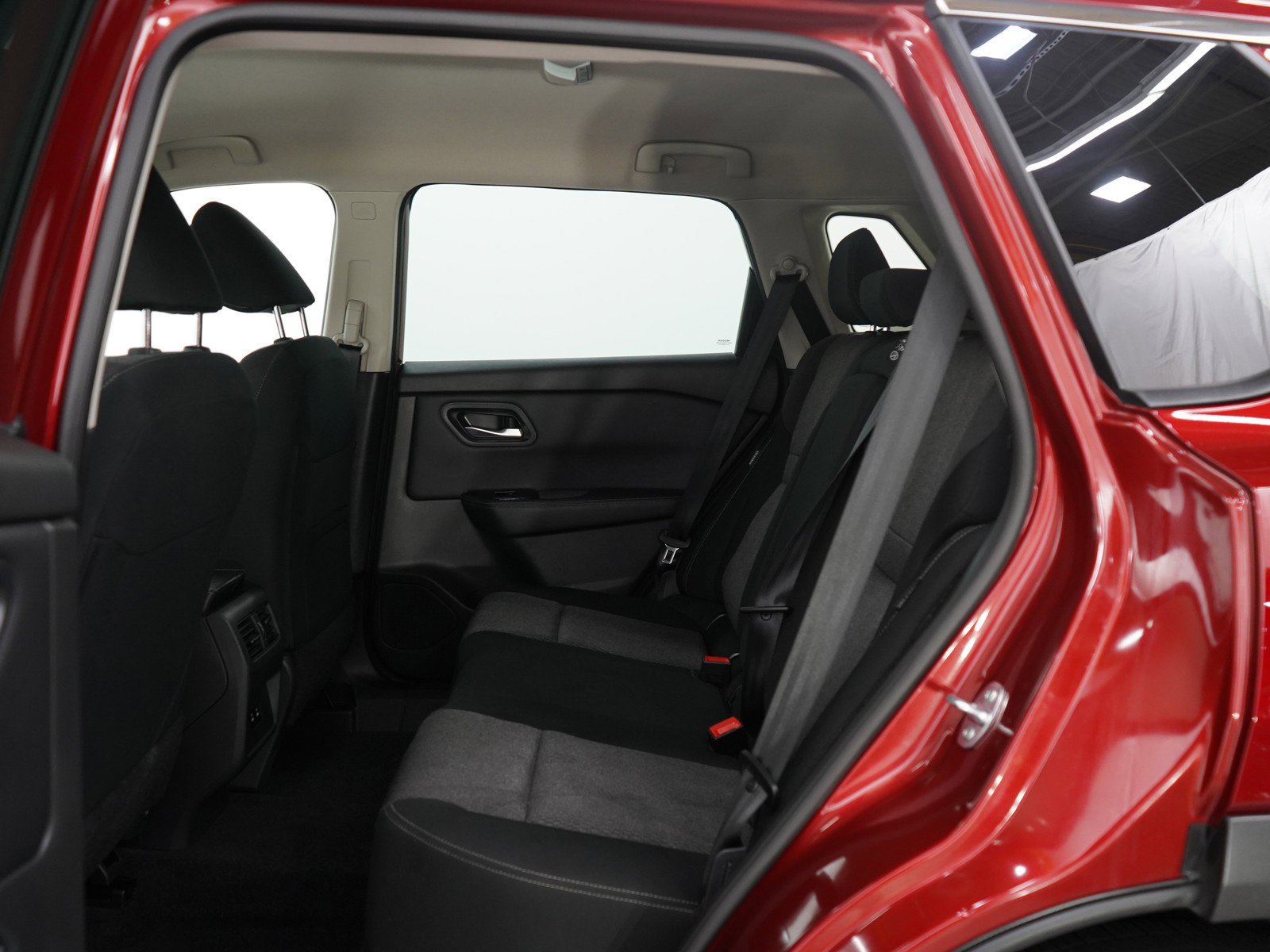2024 Nissan Rogue SV photo 14
