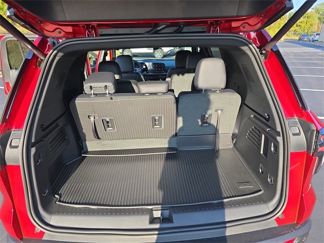 2026 Chevrolet Traverse photo 13