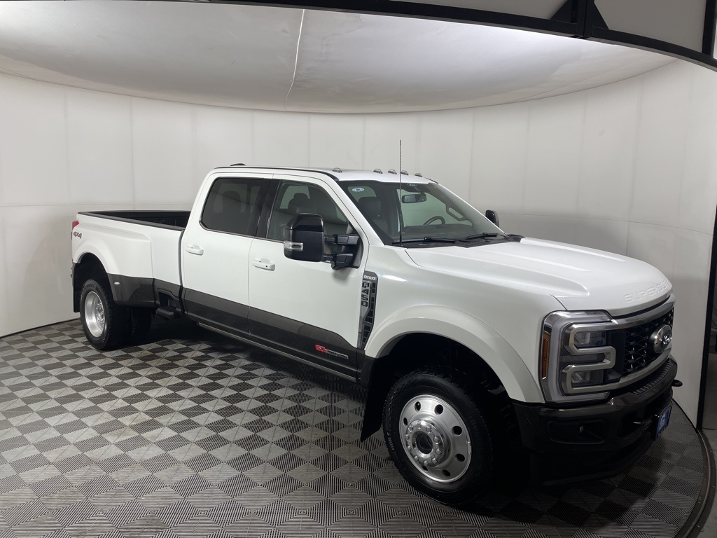 2025 Ford F-450 Super Duty King Ranch's photo