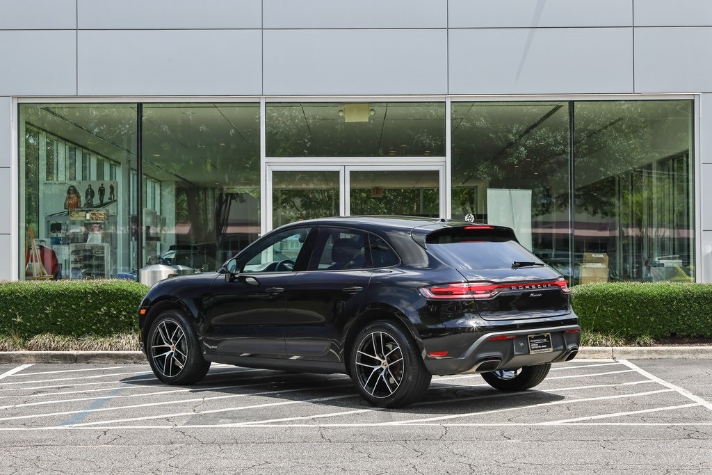 2024 Porsche Macan T photo 2