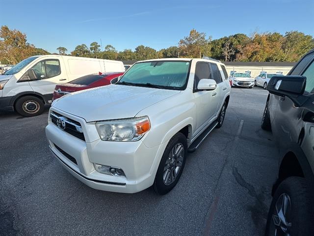 2013 Toyota 4Runner Limited photo 2