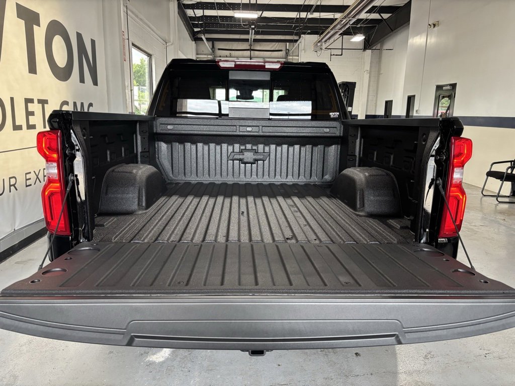 2025 Chevrolet Silverado 1500 RST photo 26